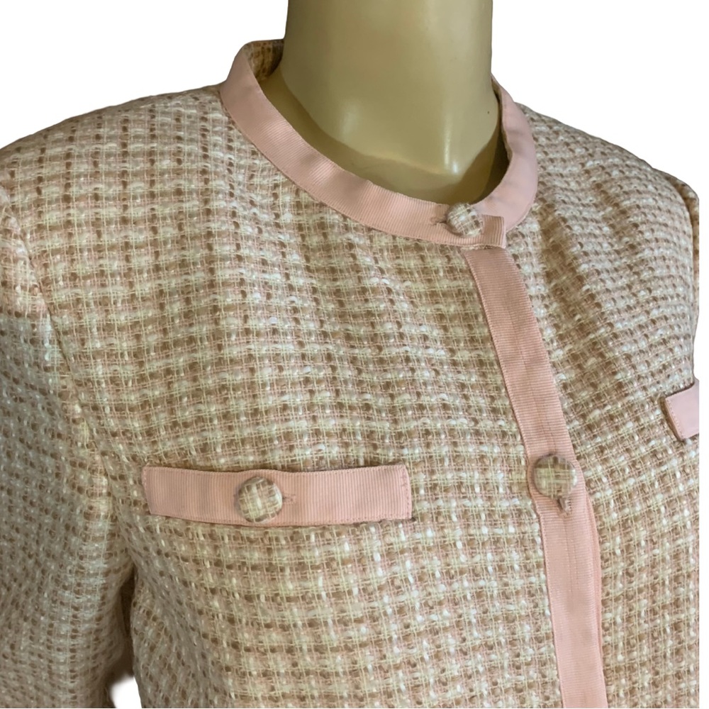 SANDRA PINK & BEIGE TWEED SKIRT SUIT WITH GROSGRAIN RIBBON TRIM (12P) - Picture 9 of 15